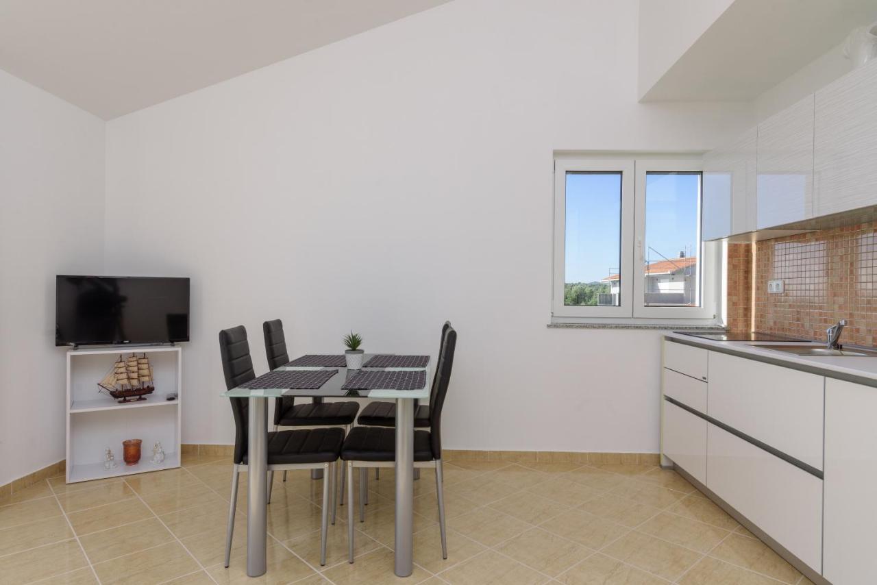 Apartmani Emil Τρογκίρ Εξωτερικό φωτογραφία