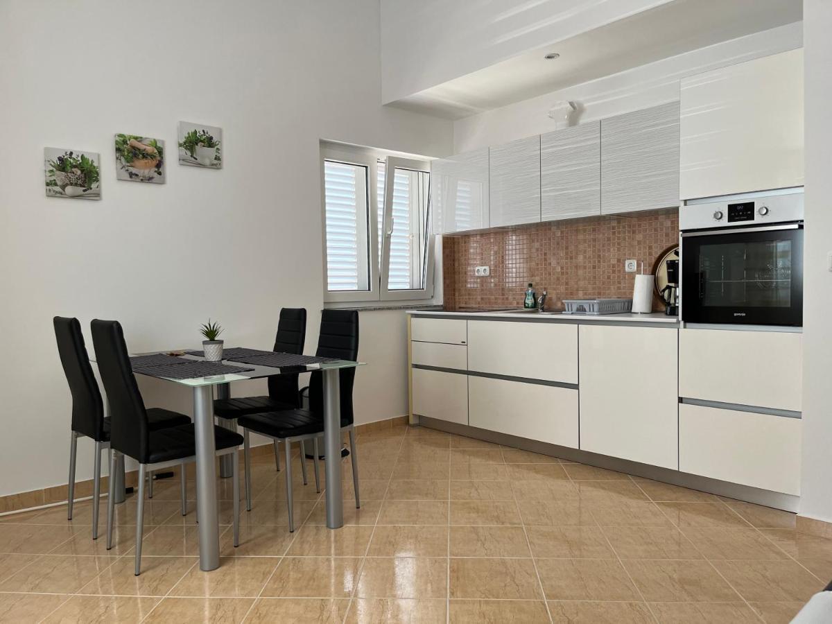 Apartmani Emil Τρογκίρ Εξωτερικό φωτογραφία
